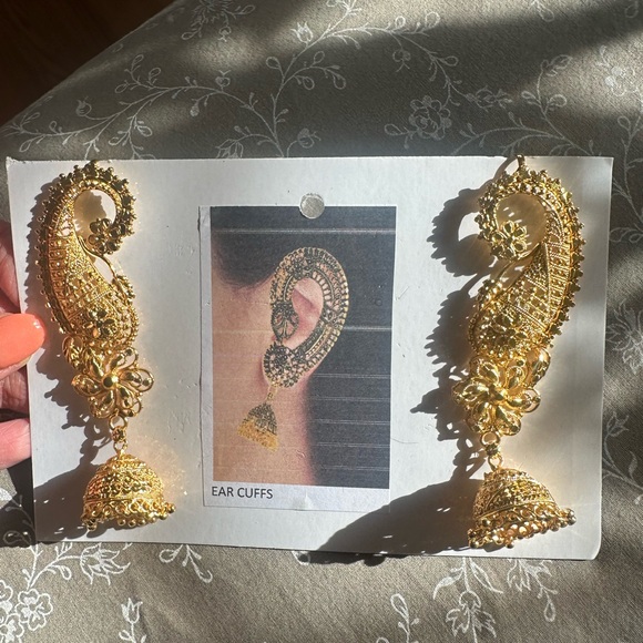 Earring cuffs - Picture 1 of 3